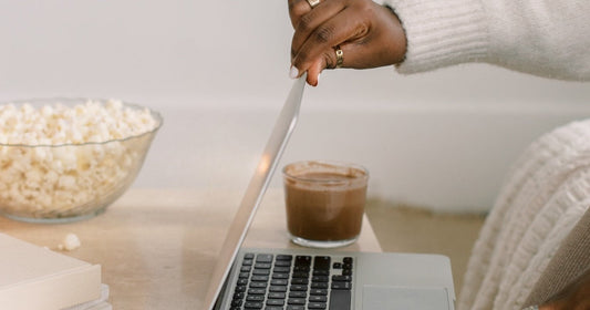 The 7 Netflix Shows Millennial Moms Are Binging Right Now (January 2026